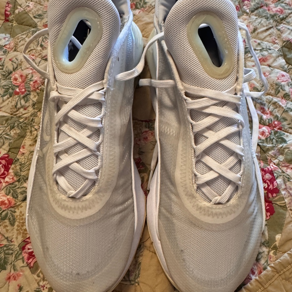 Nike air max 2090 White Athletic Sneakers